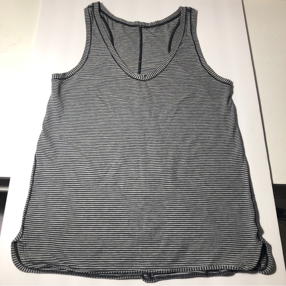 Lululemon Circadian Tank Top Womens 6/8 Gray Black Striped Sleeveless Athletic
